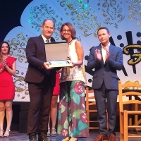 Mérida recibe la medalla de oro del Festival Flamenco Lo Ferro