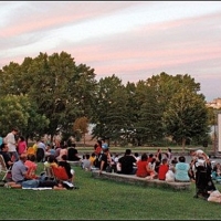 Vuelve el cine al aire libre al parque de las VII Sillas