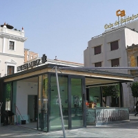 Los quioscos de la Plaza de España ultiman detalles para su apertura
