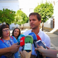 Podemos: &quot;Queremos negociar los Presupuestos pero Vara no atiende el teléfono&quot;