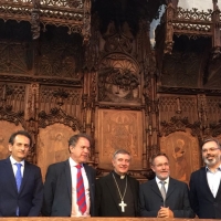 La sillería del coro de la Catedral placentina vuelve a lucir