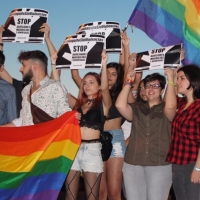 Villanueva responde a las agresiones homófobas