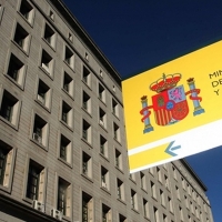 El paro baja, pero en Extremadura aún hay 105.137 desempleados