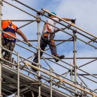 La temporalidad aumenta el riesgo de accidentes laborales en verano