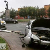 Aparatoso accidente en la Avd. de la Libertad de Mérida