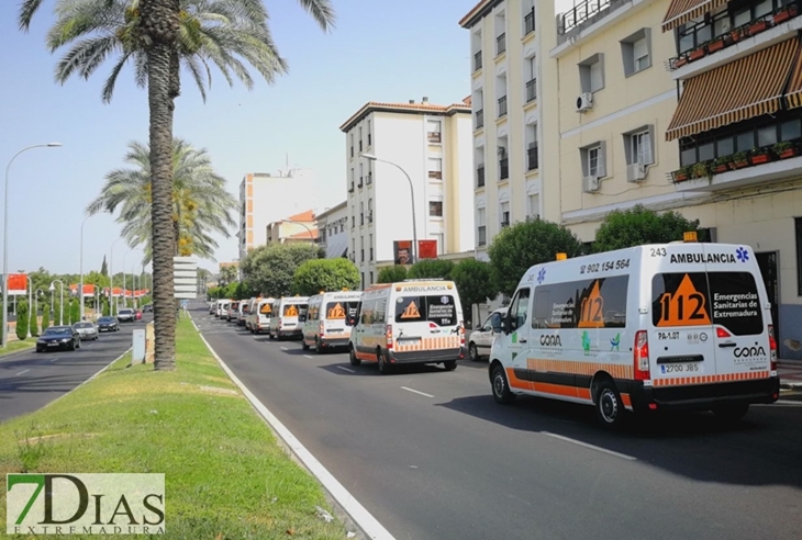 Más de 120 ambulancias salen a la calle para denunciar incumplimientos de Vara