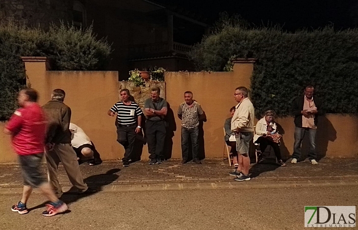 Vecinos de Badajoz realizan un escrache a la concejala Timón