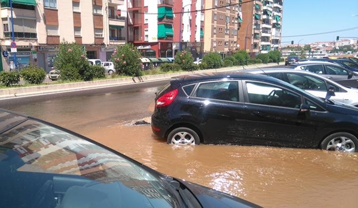 Las roturas de tuberías no cesan en Badajoz