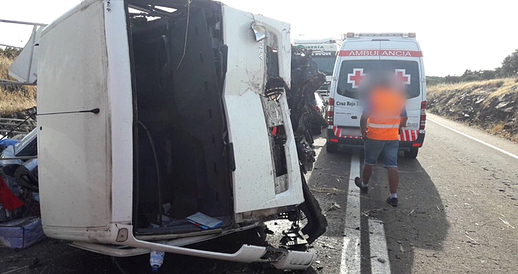 Un brutal accidente deja un fallecido en Extremadura