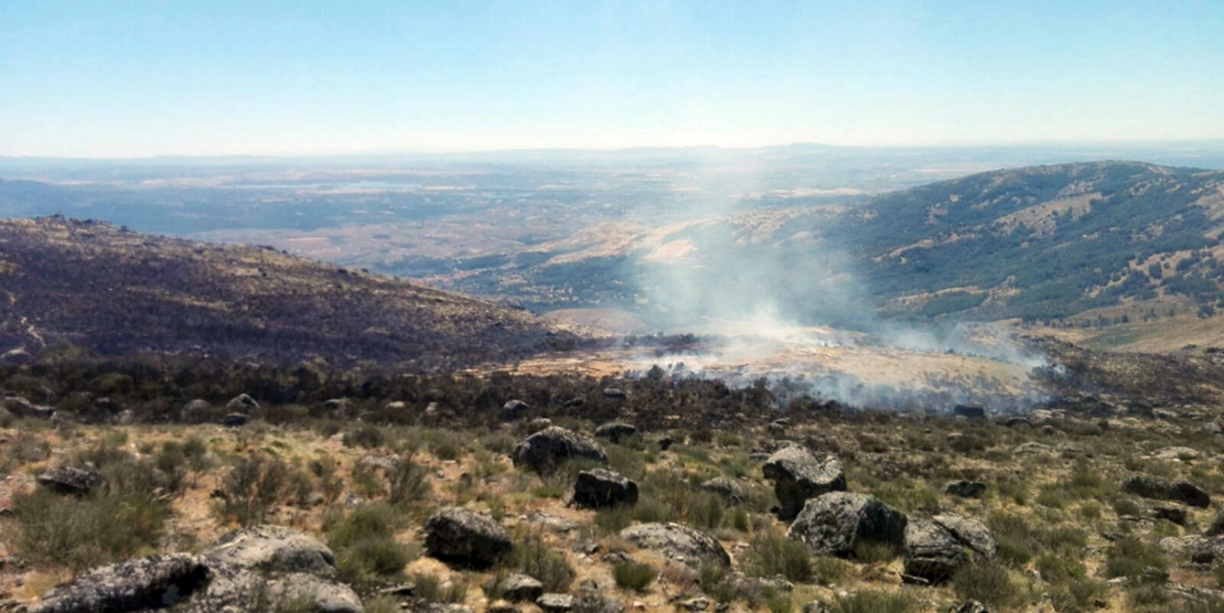 Estabilizado el incendio entre Acebo y San Martín de Trevejo (Cáceres)