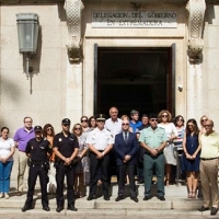 Minuto de silencio por el asesinato machista de Arroyo de la Luz