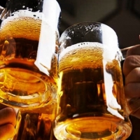 El PSOE desaprueba un concurso para consumir alcohol en las ferias y fiestas de Sagrajas