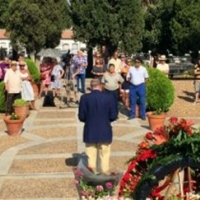El PSOE homenajea a las víctimas del franquismo en el cementerio viejo