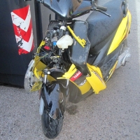 Herido un joven de 16 años en una colisión entre una moto y un turismo en Badajoz
