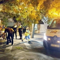 La Policía Nacional impide que un hombre se quite la vida en plena calle