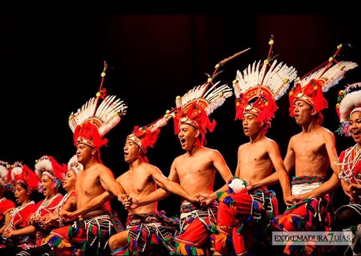 El Festival Folklórico de los Pueblos del Mundo continúa recorriendo Extremadura