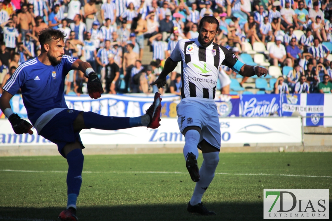 Imágenes del partido entre el Cd Badajoz y el Recreativo de Huelva