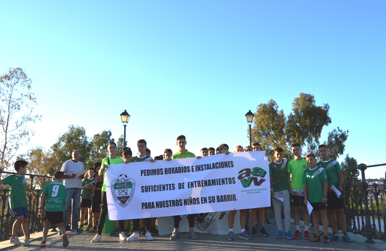 Todas las imágenes de la manifestación de la AD Santa Isabel