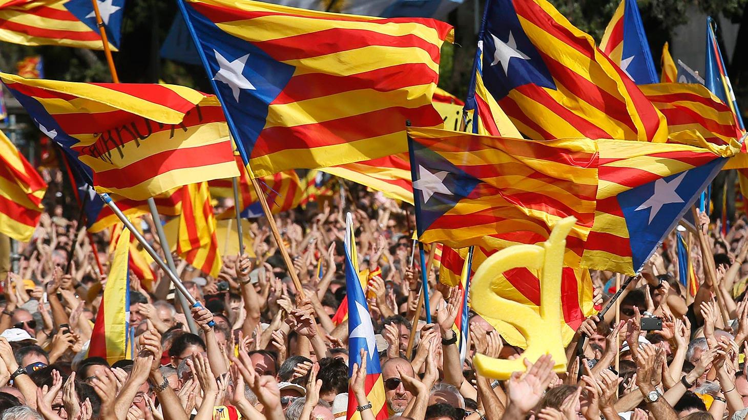 Cataluña consuma de madrugada su ruptura con España