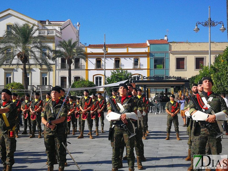 El Grupo de Artillería recoge un nuevo guion de mando en Mérida