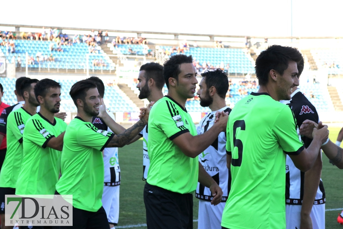 Imágenes del partido entre el Cd Badajoz y el Recreativo de Huelva