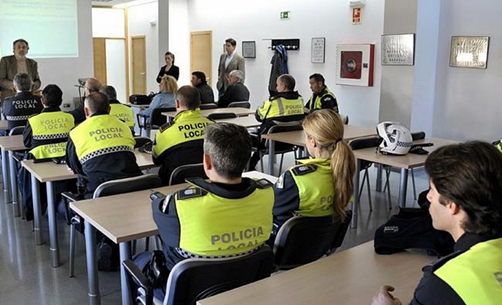 La Policía Local cuenta con un manual para actuaciones con personas discapacitadas