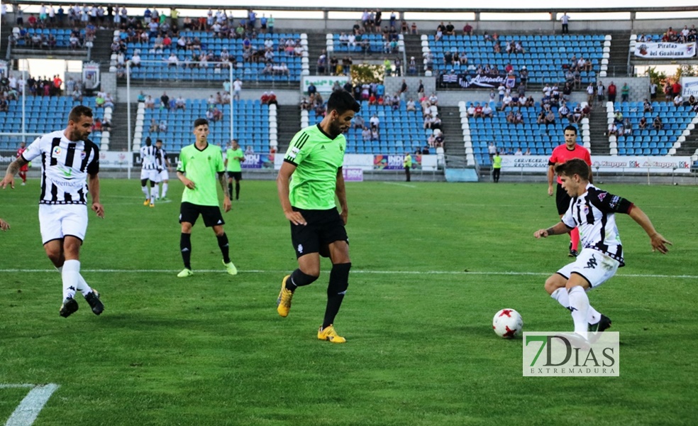 Imágenes del partido entre el Cd Badajoz y el Recreativo de Huelva