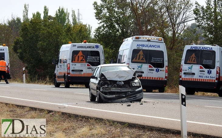Accidente múltiple en la salida a la carretera de Sevilla desde Badajoz