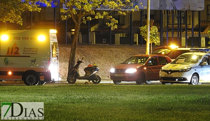 Dos heridos en un accidente en la rotonda de Carrefour Valverde (Badajoz)
