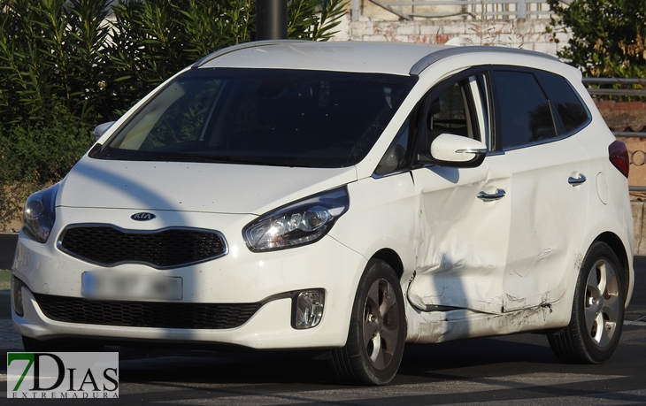 Nuevo accidente en el cruce de los fotorrojos en Badajoz