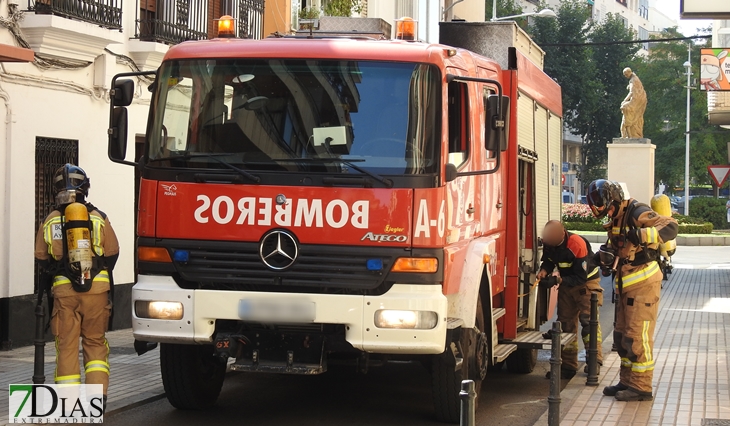 Incendio en una vivienda de la calle Santo Domingo (Badajoz)