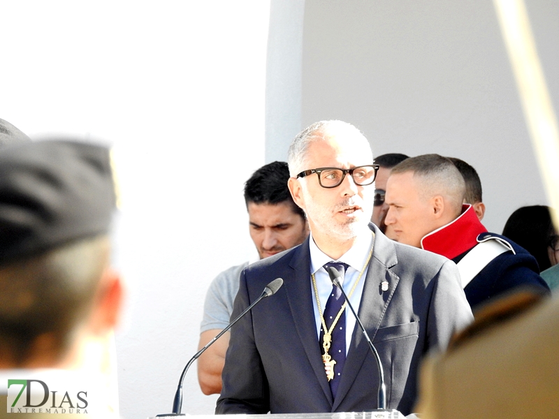 Vara asiste a la Jura de Bandera celebrada en Herrera del Duque