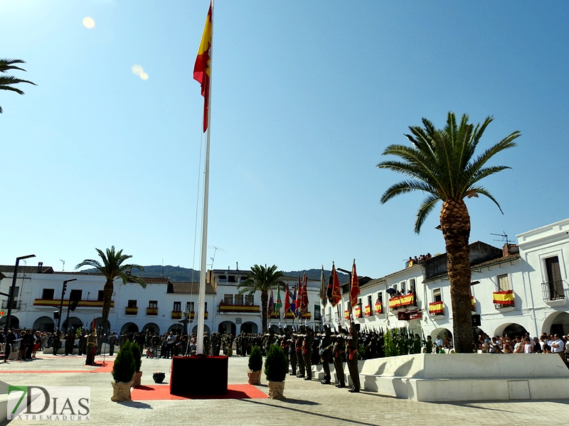 Vara asiste a la Jura de Bandera celebrada en Herrera del Duque