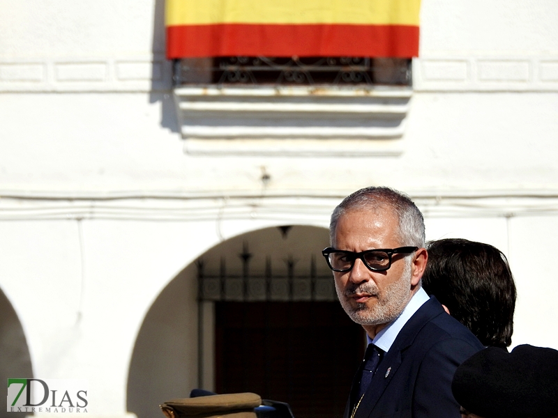 Vara asiste a la Jura de Bandera celebrada en Herrera del Duque