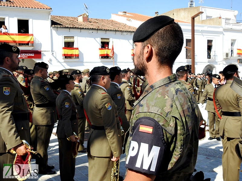 Vara asiste a la Jura de Bandera celebrada en Herrera del Duque