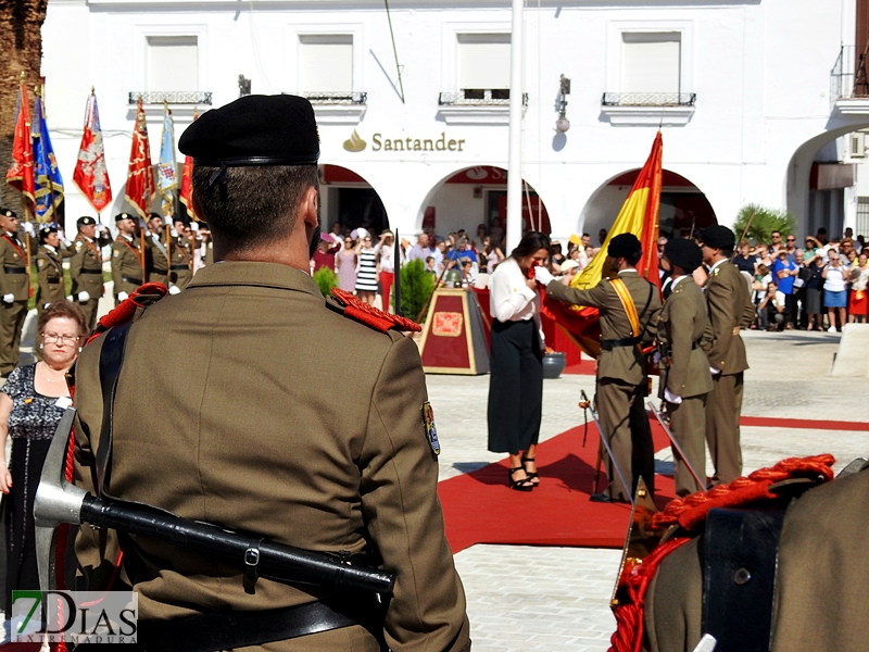 Vara asiste a la Jura de Bandera celebrada en Herrera del Duque