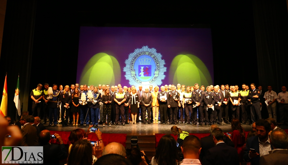 Vídeo del acto de entrega de medallas a la Policía Local de Badajoz