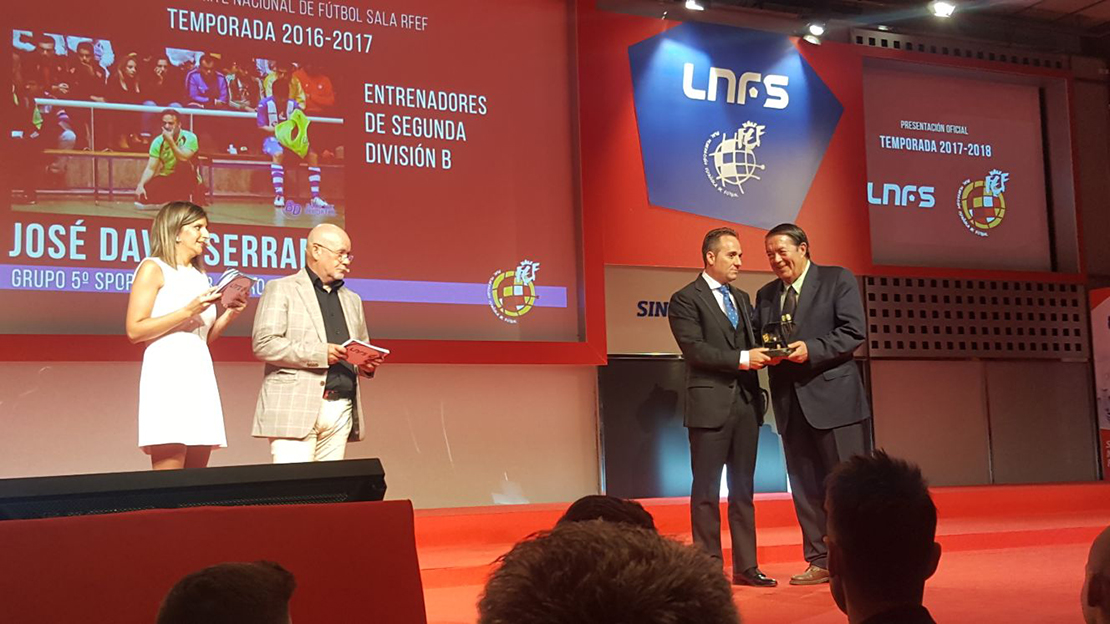 La Liga Nacional de Futbol Sala premia al Cerro de Reyes por la temporada pasada