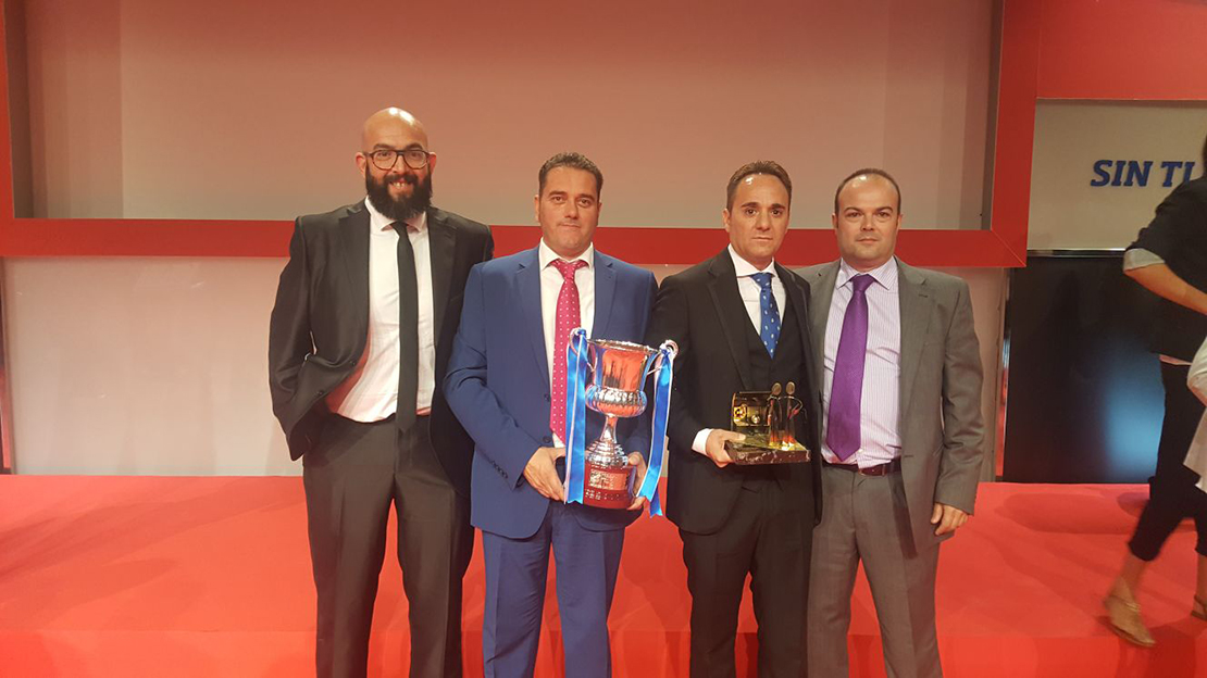 La Liga Nacional de Futbol Sala premia al Cerro de Reyes por la temporada pasada