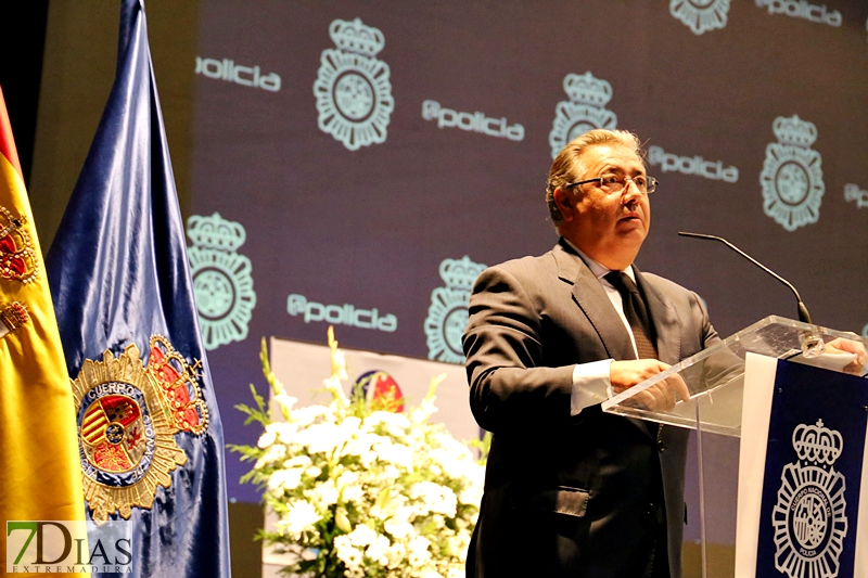 Zoido asiste a la entrega de premios Fundación Policía Española en Badajoz