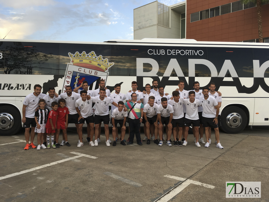 Imágenes del nuevo autobús del CD. Badajoz