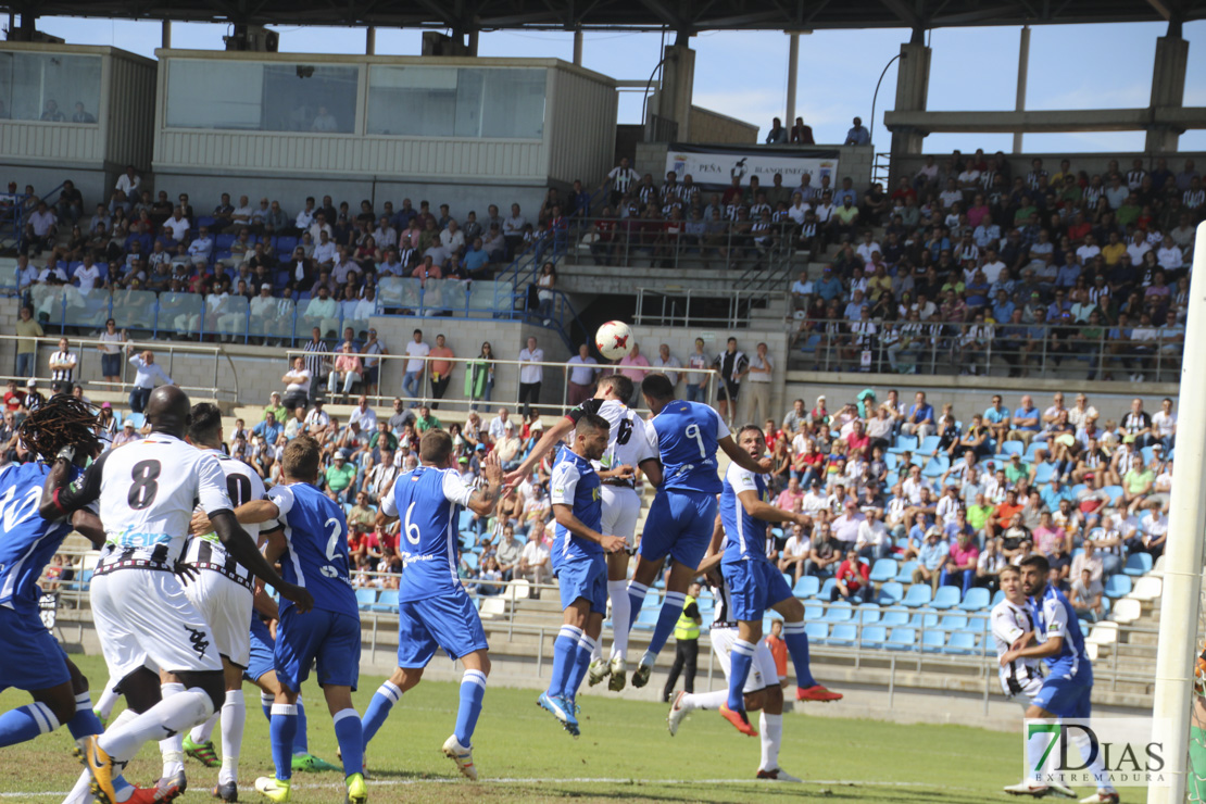 Imágenes del CD. Badajoz 0 - 2 UD. Melilla