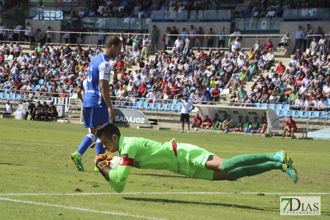 Imágenes del CD. Badajoz 0 - 2 UD. Melilla