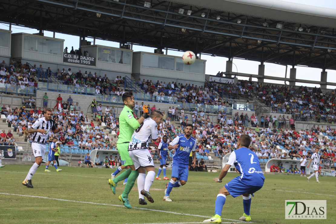 Imágenes del CD. Badajoz 0 - 2 UD. Melilla