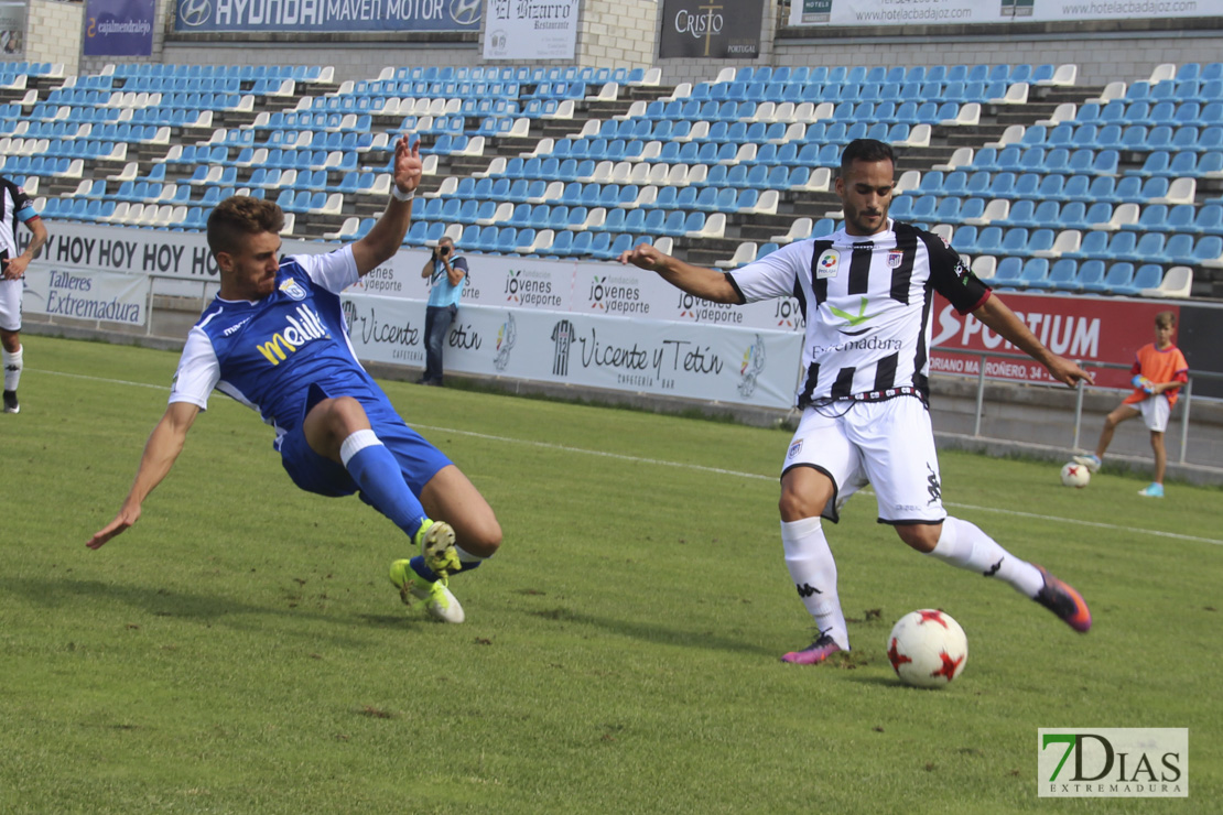 Imágenes del CD. Badajoz 0 - 2 UD. Melilla