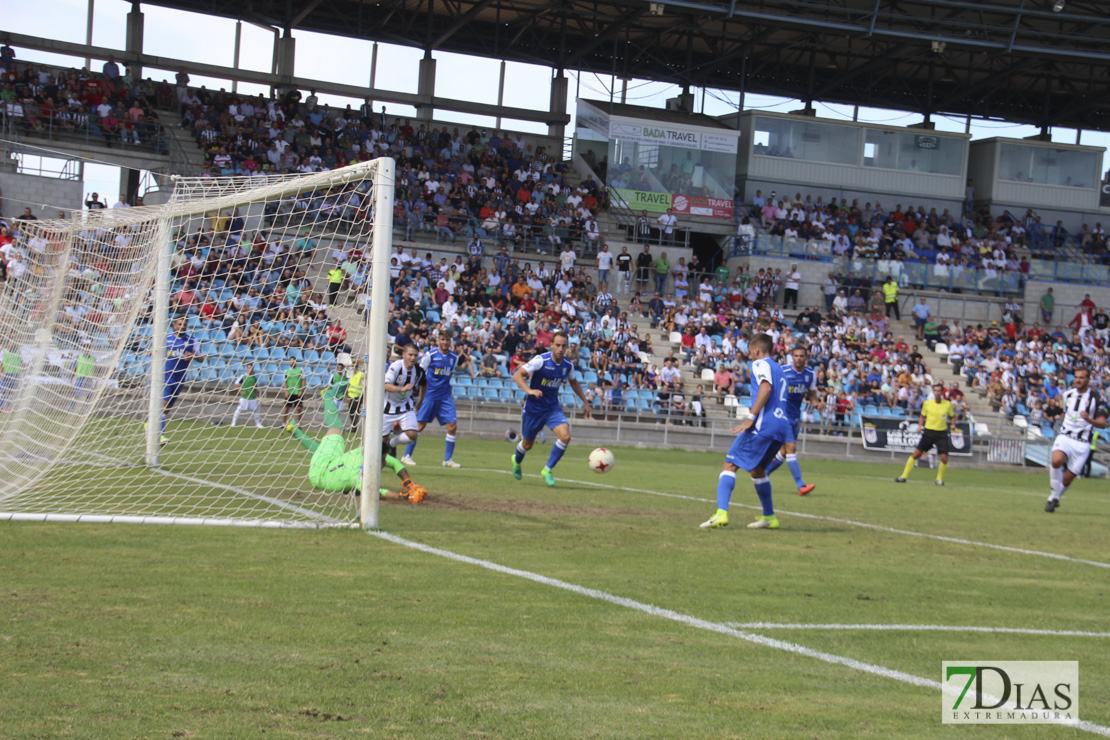 Imágenes del CD. Badajoz 0 - 2 UD. Melilla