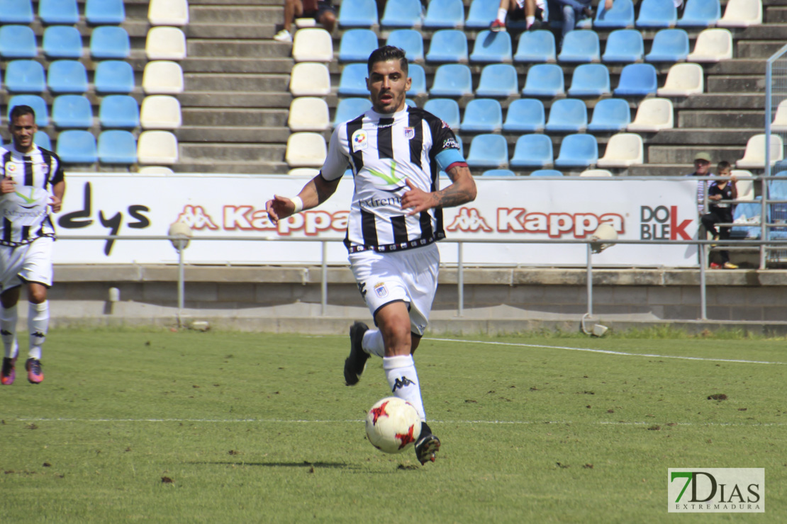 Imágenes del CD. Badajoz 0 - 2 UD. Melilla