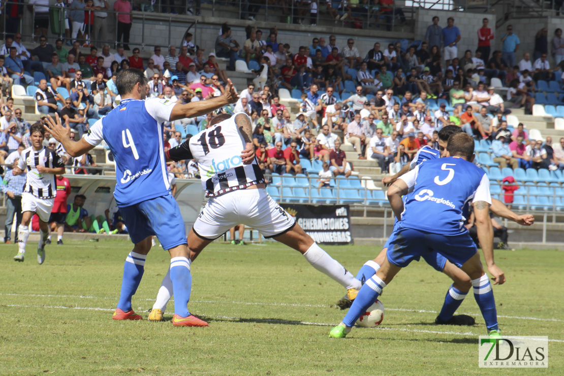 Imágenes del CD. Badajoz 0 - 2 UD. Melilla