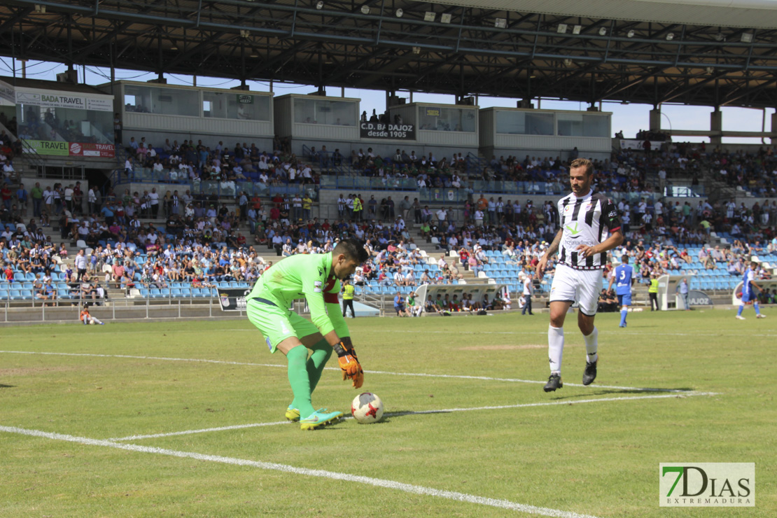 Imágenes del CD. Badajoz 0 - 2 UD. Melilla