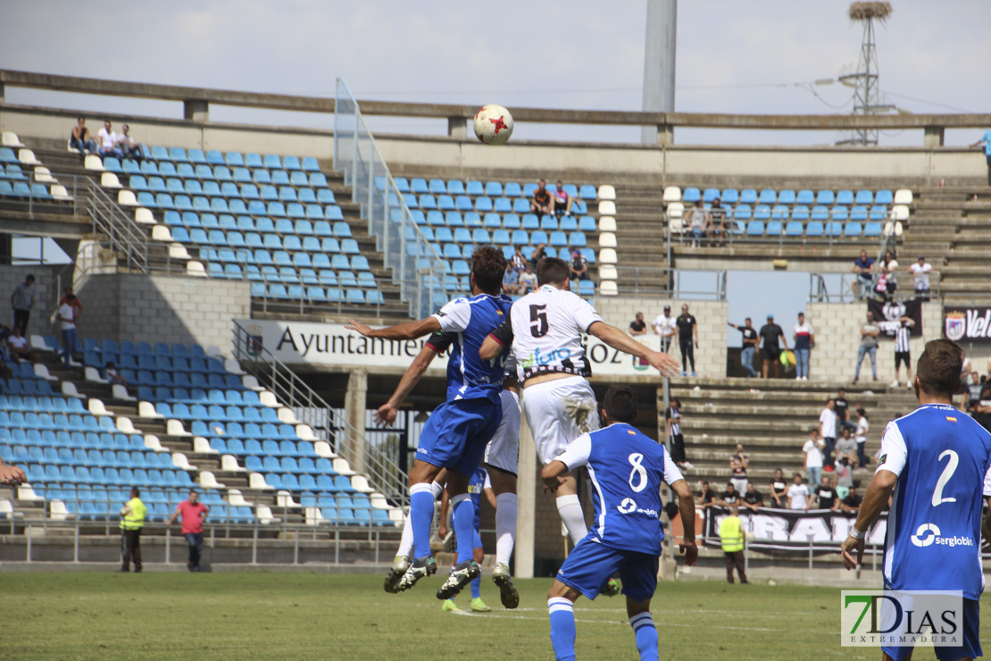 Imágenes del CD. Badajoz 0 - 2 UD. Melilla